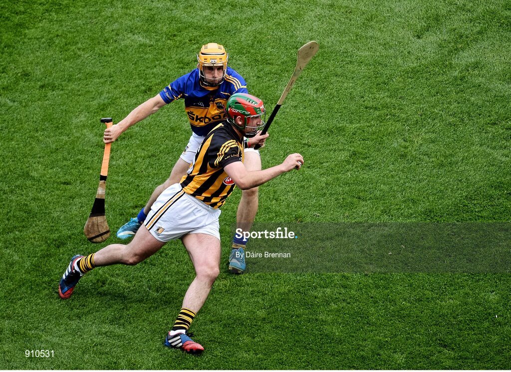 7 September 2014; Eoin Larkin, Kilkenny, in action against Kieran Bergin, Tipperary. GAA Hurling All Ireland Senior Championship Final, Kilkenny v Tipperary. Croke Park, Dublin. Picture credit: Dáire Brennan / SPORTSFILE