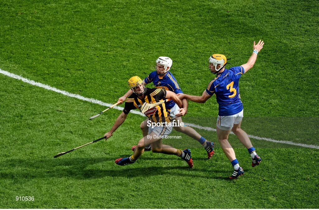 7 September 2014; Colin Fennelly, Kilkenny, in action against Brendan Maher, left, and Pádraic Maher, Tipperary. GAA Hurling All Ireland Senior Championship Final, Kilkenny v Tipperary. Croke Park, Dublin. Picture credit: Dáire Brennan / SPORTSFILE