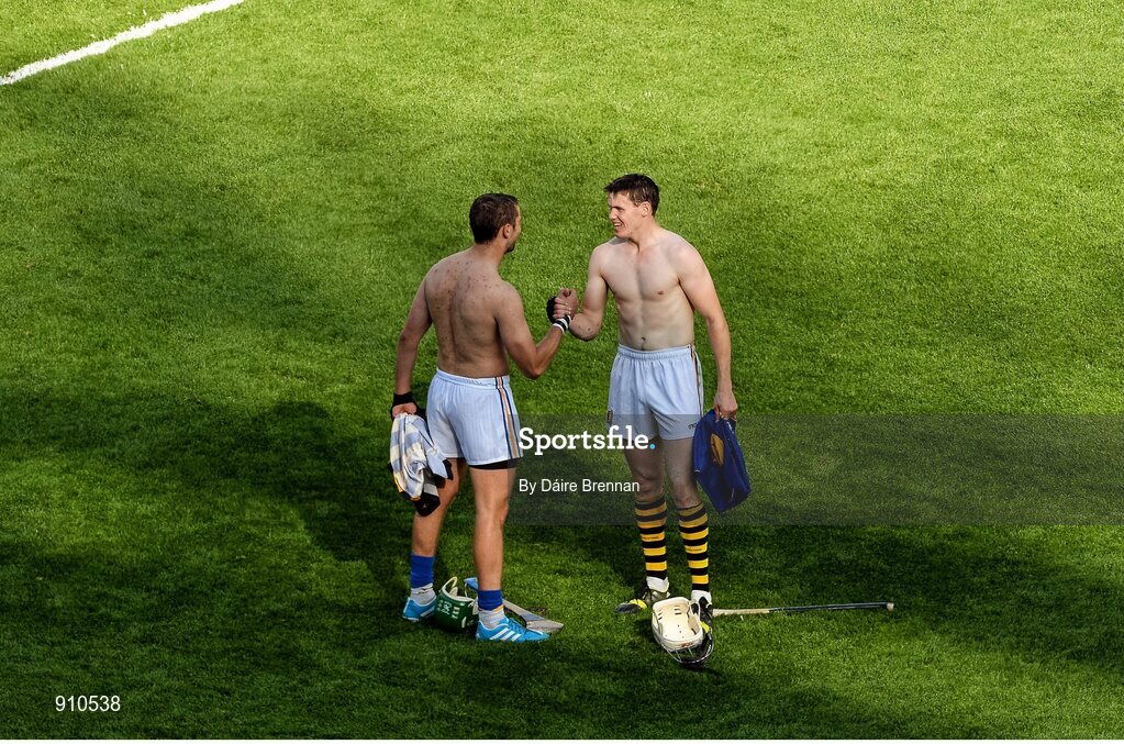 7 September 2014; TJ Reid, Kilkenny, shakes hands with James Barry, Tipperary, after the game. GAA Hurling All Ireland Senior Championship Final, Kilkenny v Tipperary. Croke Park, Dublin. Picture credit: Dáire Brennan / SPORTSFILE