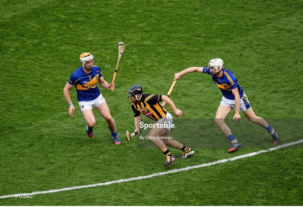 7 September 2014; Richie Hogan, Kilkenny, in action against Pádraic Maher, left, and Brendan Maher, Tipperary. GAA Hurling All Ireland Senior Championship Final, Kilkenny v Tipperary. Croke Park, Dublin. Picture credit: Dáire Brennan / SPORTSFILE