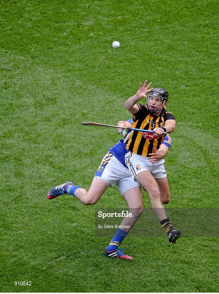 7 September 2014; JJ Delaney, Kilkenny, in action against Séamus Callanan, Tipperary. GAA Hurling All Ireland Senior Championship Final, Kilkenny v Tipperary. Croke Park, Dublin. Picture credit: Dáire Brennan / SPORTSFILE