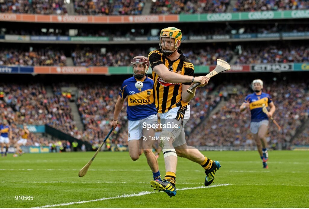 7 September 2014; Richie Power, Kilkenny, shoots to score his side's third goal of the game. GAA Hurling All Ireland Senior Championship Final, Kilkenny v Tipperary. Croke Park, Dublin. Picture credit: Pat Murphy / SPORTSFILE