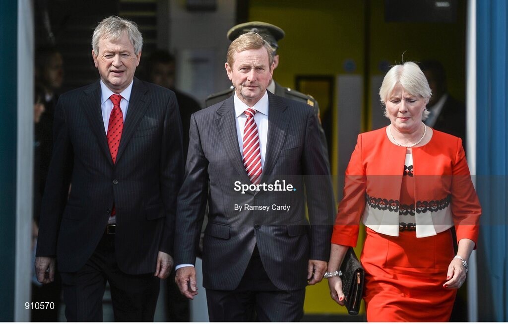 7 September 2014; Ard Stiurthoir of the GAA Paraic Duffy, and his wife Vera, flank An Taoiseach Enda Kenny T.D. GAA Hurling All Ireland Senior Championship Final, Kilkenny v Tipperary. Croke Park, Dublin. Picture credit: Ramsey Cardy / SPORTSFILE