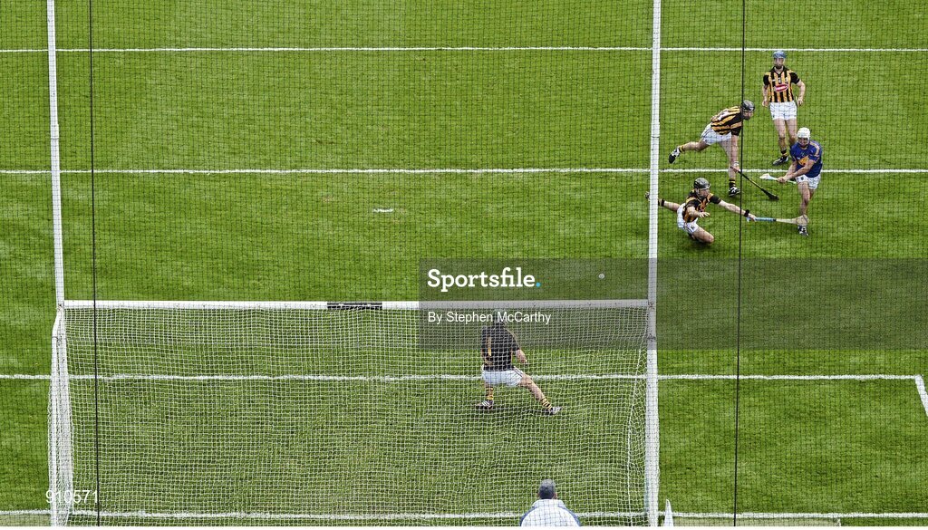 7 September 2014; Patrick Maher, Tipperary, shoots to score his side's first goal. GAA Hurling All Ireland Senior Championship Final, Kilkenny v Tipperary. Croke Park, Dublin. Picture credit: Stephen McCarthy / SPORTSFILE