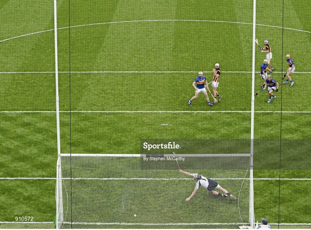 7 September 2014; TJ Reid, Kilkenny, top right, scores his side's second goal. GAA Hurling All Ireland Senior Championship Final, Kilkenny v Tipperary. Croke Park, Dublin. Picture credit: Stephen McCarthy / SPORTSFILE