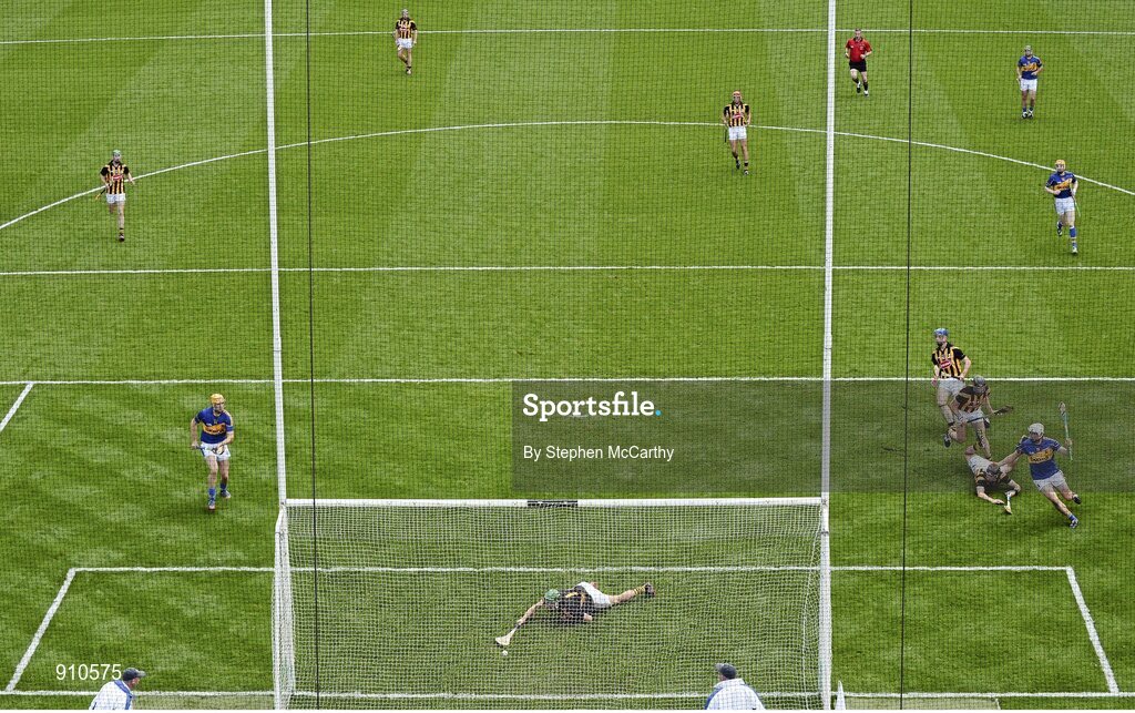 7 September 2014; Patrick Maher, Tipperary, bottom right, shoots to score his side's first goal. GAA Hurling All Ireland Senior Championship Final, Kilkenny v Tipperary. Croke Park, Dublin. Picture credit: Stephen McCarthy / SPORTSFILE