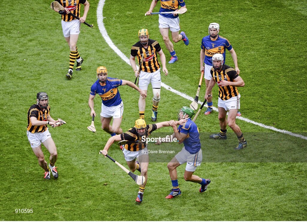 7 September 2014; Colin Fennelly, Kilkenny, in action against James Woodlock, Tipperary. GAA Hurling All Ireland Senior Championship Final, Kilkenny v Tipperary. Croke Park, Dublin. Picture credit: Dáire Brennan / SPORTSFILE