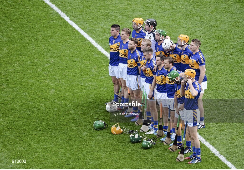 7 September 2014; The Tipperary team stand together for the National Anthem. GAA Hurling All Ireland Senior Championship Final, Kilkenny v Tipperary. Croke Park, Dublin. Picture credit: Dáire Brennan / SPORTSFILE