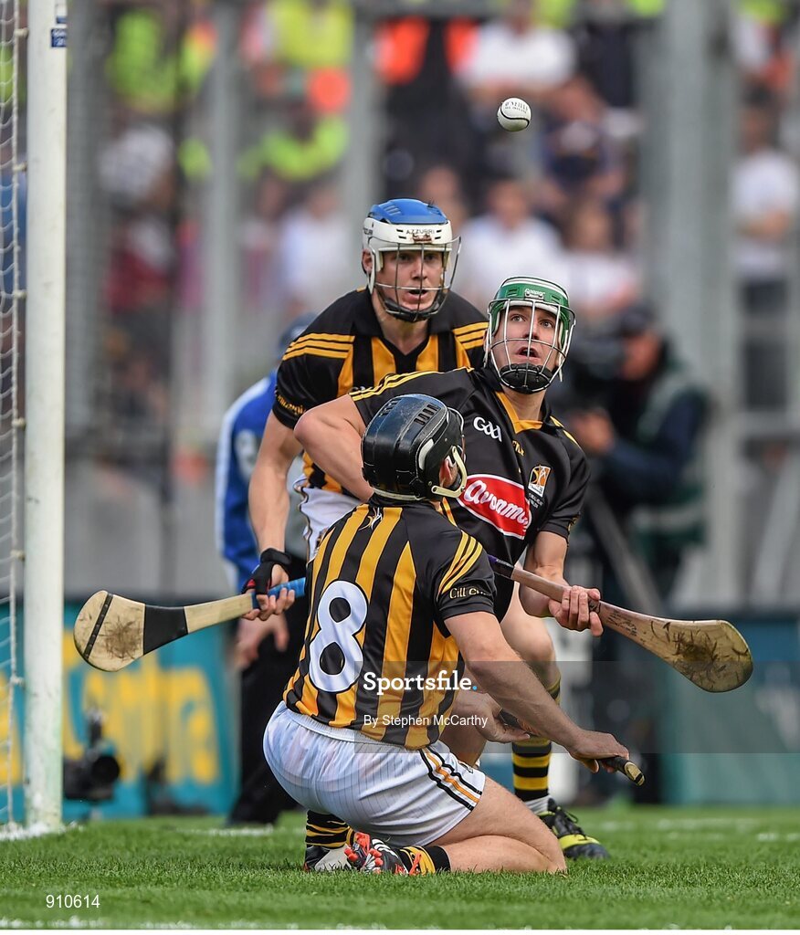 7 September 2014; Kilkenny goalkeeper Eoin Murphy and midfielder Richie Hogan, save a first half Tipperary penalty. GAA Hurling All Ireland Senior Championship Final, Kilkenny v Tipperary. Croke Park, Dublin. Picture credit: Stephen McCarthy / SPORTSFILE