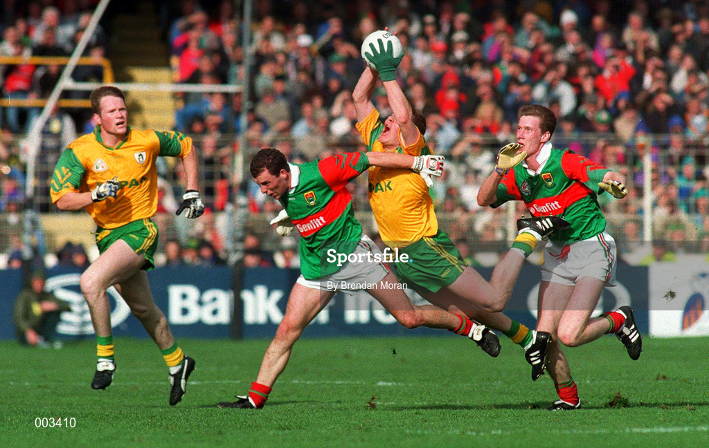 29 September 1996; Tommy Dowd of Meath in action against Kenneth Mortimer, left, and James Nallen of Mayo during the GAA All-Ireland Senior Football Championship Final replay between Meath and Mayo at Croke Park in Dublin. Photo by Brendan Moran/Sportsfile
