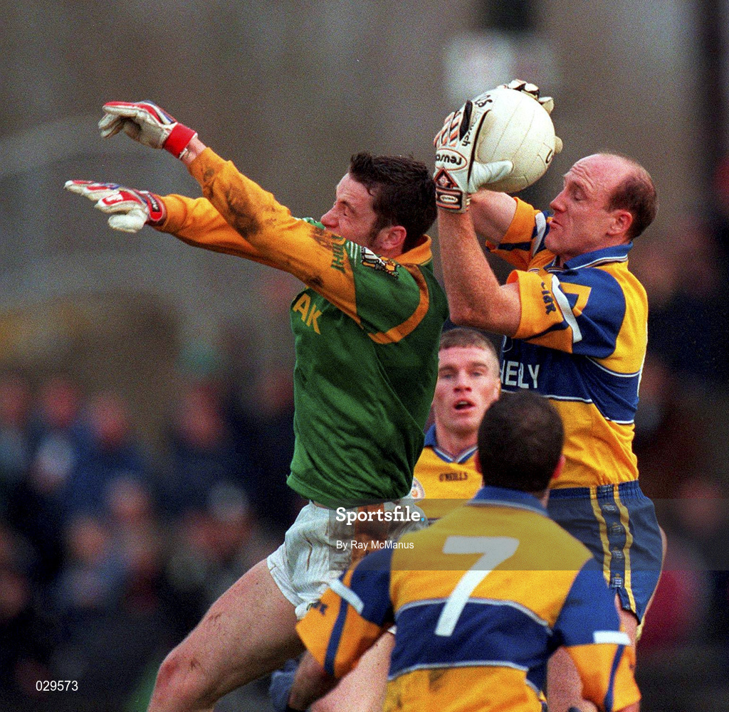 31 October 1999; Danny O'Sullivan of Clare in action against Nigel Crawford of Meath during the Church & General National Football League Division 1B match between Meath and Clare at Páirc Tailteann in Navan, Meath. Photo by Ray McManus/Sportsfile