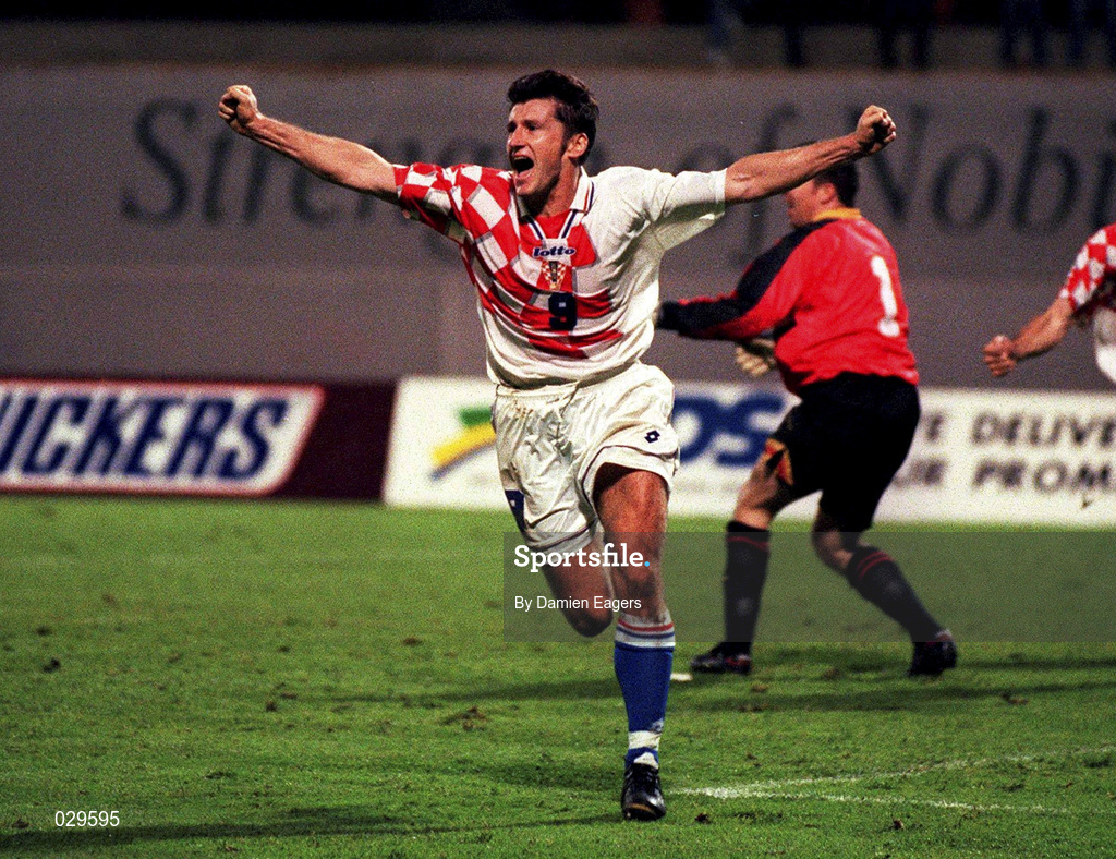 4 September 1999; Davor Suker of Croatia celebrates scoring the winning goal in the 90th minute during the UEFA European Championships Qualifying Group 8 match between Croatia and Republic of Ireland at Maksimir Stadium in Zagreb, Croatia. Photo by Damien Eagers/Sportsfile