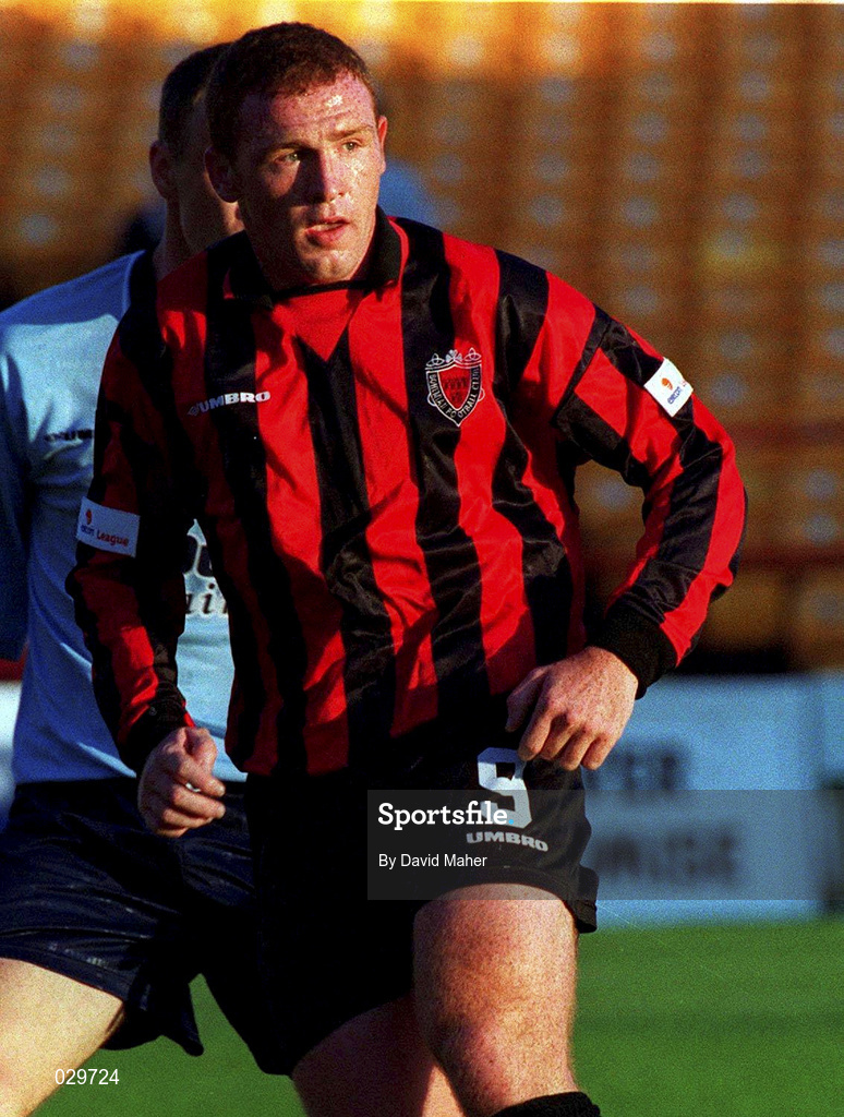 20 August 1999; Glen Crowe of Bohemians during the Eircom League Premier Division match between Bohemians and Shelbourne at Tolka Park in Dublin. Photo by David Maher/Sportsfile