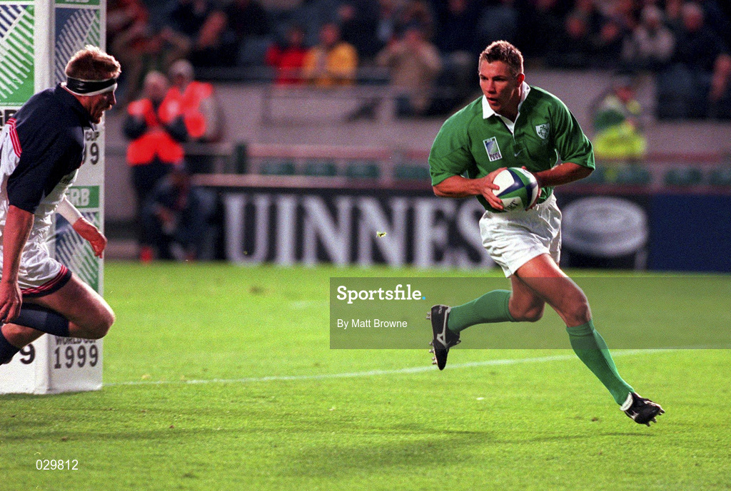 2 October 1999; Ireland's Justin Bishop scores his side's opening try during the Rugby World Cup Pool E match between Ireland and USA at Lansdowne Road in Dublin. Photo by Matt Browne/Sportsfile