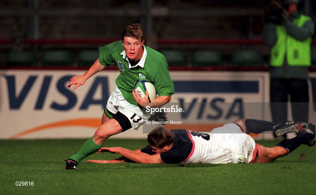 2 October 1999; Brian O'Driscoll of Ireland goes past Dan Lyle of USA to score his side's second try during the Rugby World Cup Pool E match between Ireland and USA at Lansdowne Road in Dublin. Photo by Brendan Moran/Sportsfile