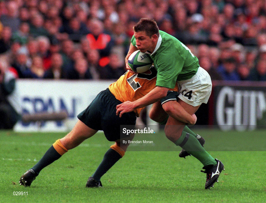 10 October 1999; Justin Bishop of Ireland in action against Tim Horan of Australia during the Rugby World Cup Pool E match between Ireland and Australia at Lansdowne Road in Dublin. Photo by Brendan Moran/Sportsfile