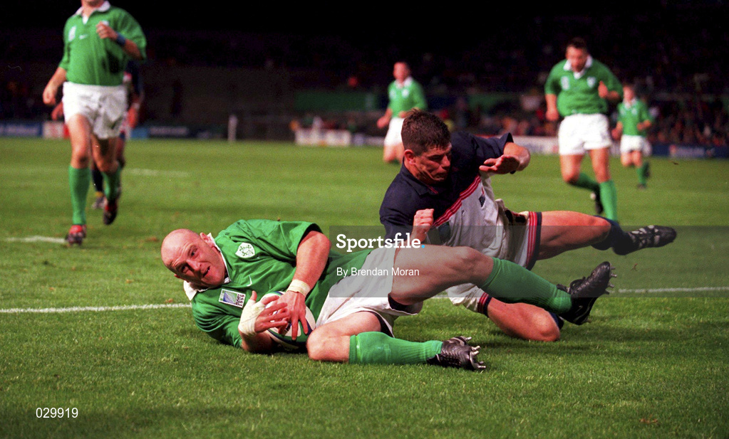 2 October 1999; Keith Wood of Ireland goes over to score his side's seventh, and final, try despite the efforts of Tom Billups of USA during the Rugby World Cup Pool E match between Ireland and USA at Lansdowne Road in Dublin. Photo by Brendan Moran/Sportsfile
