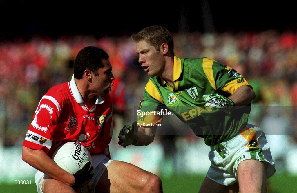 26 September 1999; Seán Óg O hAilpín of Cork in action against Graham Geraghty of Meath during the Bank of Ireland All-Ireland Senior Football Championship Final between Meath and Corkat Croke Park in Dublin. Photo by Ray Lohan/Sportsfile