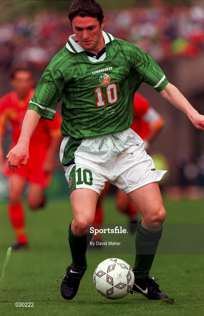 9 July 1999; Robbie Keane of Republic of Ireland during the UEFA European Championships Qualifying Group 8 match between Republic of Ireland and FYR Macedonia at Lansdowne Road in Dublin. Photo by David Maher/Sportsfile