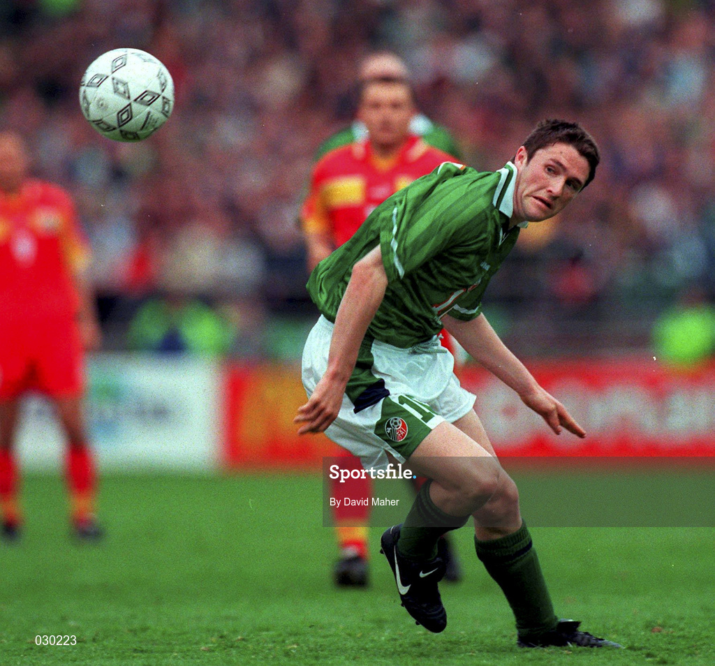 9 June 1999; Robbie Keane of Republic of Ireland during the UEFA European Championships Qualifying Group 8 match between Republic of Ireland and FYR Macedonia at Lansdowne Road in Dublin. Photo by David Maher/Sportsfile