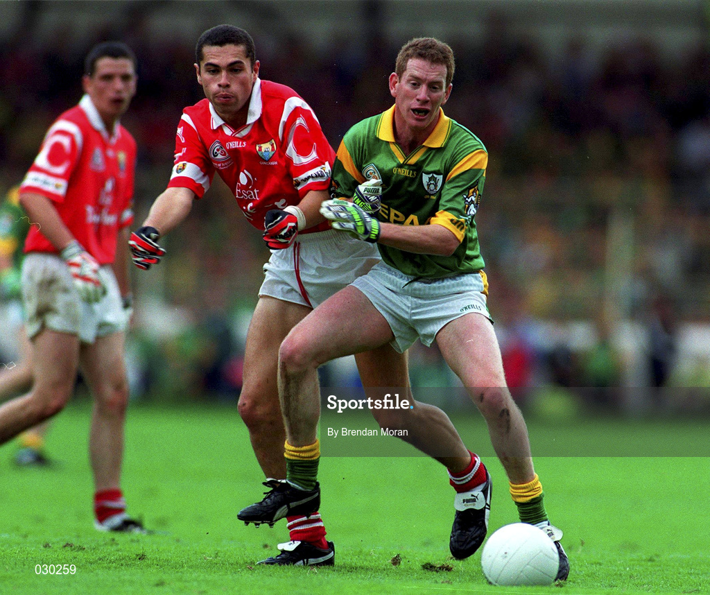 26 September 1999; Seán Óg O hAilpín of Cork in action against Donal Curtis of Meath during the Bank of Ireland All-Ireland Senior Football Championship Final between Meath and Cork at Croke Park in Dublin. Photo by Brendan Moran/Sportsfile