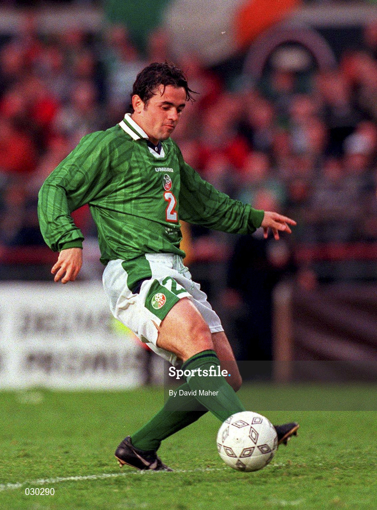 9 July 1999; Stephen Carr of Republic of Ireland during the UEFA European Championships Qualifying Group 8 match between Republic of Ireland and FYR Macedonia at Lansdowne Road in Dublin. Photo by David Maher/Sportsfile