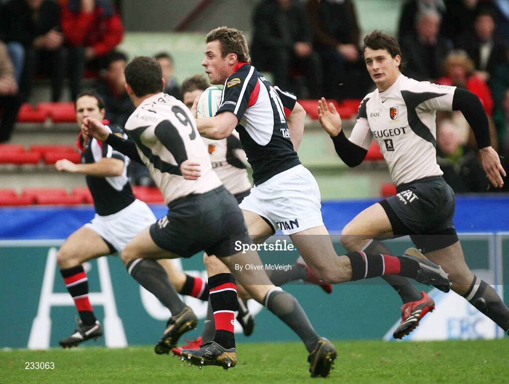 21 January 2007; Tommy Bowe, Ulster, makes a break for the line. Heineken Cup, Pool 5, Round 6, Toulouse v Ulster, Stade Ernest Wallon, Toulouse, France. Picture credit: Oliver McVeigh / SPORTSFILE