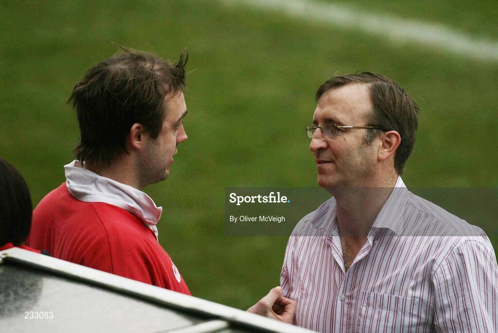 21 January 2007; Ulster supporter Patrick Bamford, left, who was allegedly hit by Trevor Brennan, Toulouse, during the game, chats to Ulster Doctor David Irwin. Heineken Cup, Pool 5, Round 6, Toulouse v Ulster, Stade Ernest Wallon, Toulouse, France. Picture credit: Oliver McVeigh / SPORTSFILE