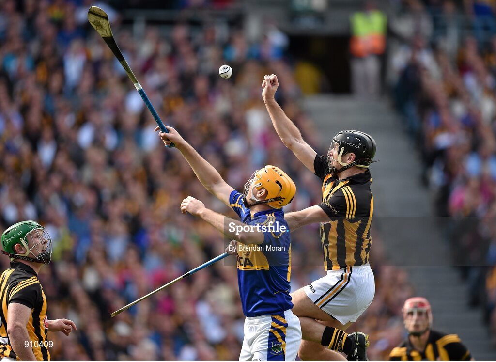 7 September 2014; Seamus Callanan, Tipperary, contests a high ball with JJ Delaney, Kilkenny. GAA Hurling All Ireland Senior Championship Final, Kilkenny v Tipperary. Croke Park, Dublin. Picture credit: Brendan Moran / SPORTSFILE