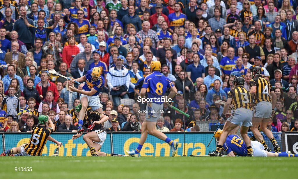 7 September 2014; Seamus Callanan, Tipperary, has a shot saved by Kilkenny goalkeeper Eoin Murphy. GAA Hurling All Ireland Senior Championship Final, Kilkenny v Tipperary. Croke Park, Dublin. Picture credit: Brendan Moran / SPORTSFILE