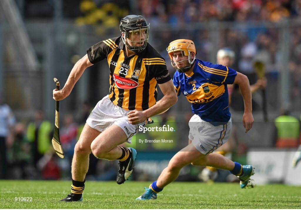 7 September 2014; Aidan Fogarty, Kilkenny, in action against Cathal Barrett, Tipperary. GAA Hurling All Ireland Senior Championship Final, Kilkenny v Tipperary. Croke Park, Dublin. Picture credit: Brendan Moran / SPORTSFILE