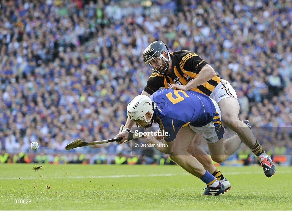 7 September 2014; Brendan Maher, Tipperary, in action against Conor Fogarty, Kilkenny. GAA Hurling All Ireland Senior Championship Final, Kilkenny v Tipperary. Croke Park, Dublin. Picture credit: Brendan Moran / SPORTSFILE
