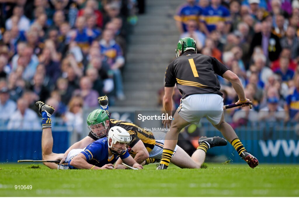 7 September 2014; Patrick Maher, Tipperary, is taken down by Paul Murphy, Kilkenny, resulting in referee Barry Kelly awarding a penalty. GAA Hurling All Ireland Senior Championship Final, Kilkenny v Tipperary. Croke Park, Dublin. Picture credit: Ray McManus / SPORTSFILE