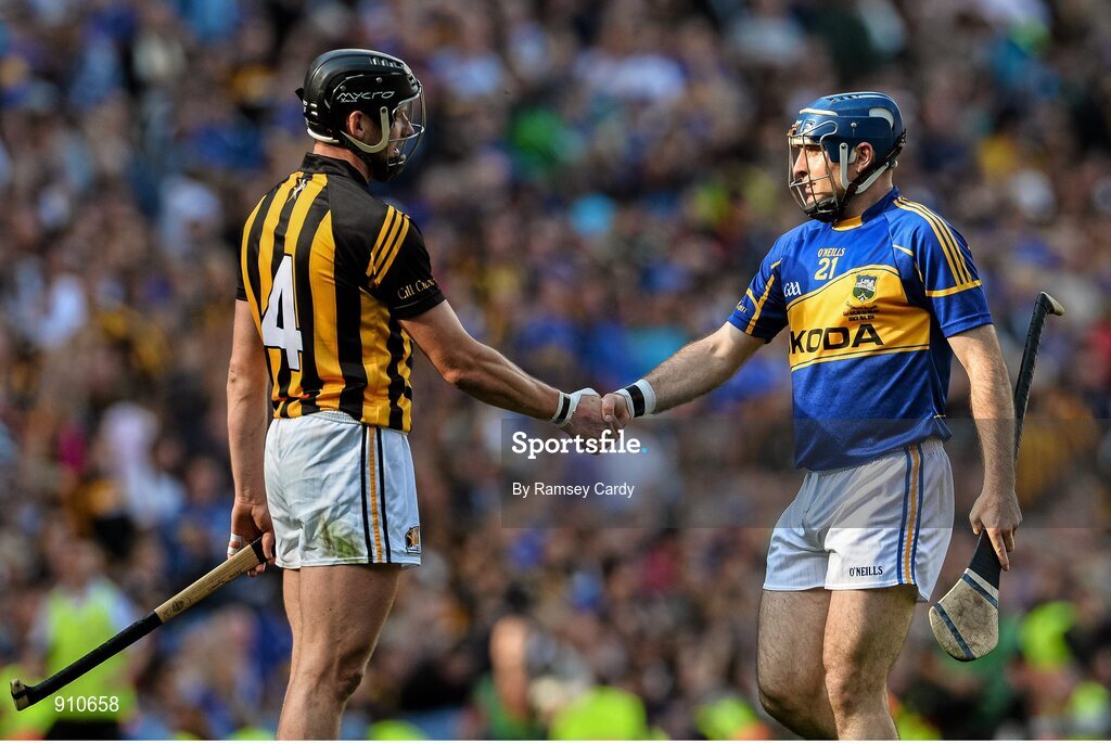 7 September 2014; Kilkenny's Jackie Tyrrell and Tipperary's Eoin Kelly shake hands at the end of the game. GAA Hurling All Ireland Senior Championship Final, Kilkenny v Tipperary. Croke Park, Dublin. Picture credit: Ramsey Cardy / SPORTSFILE