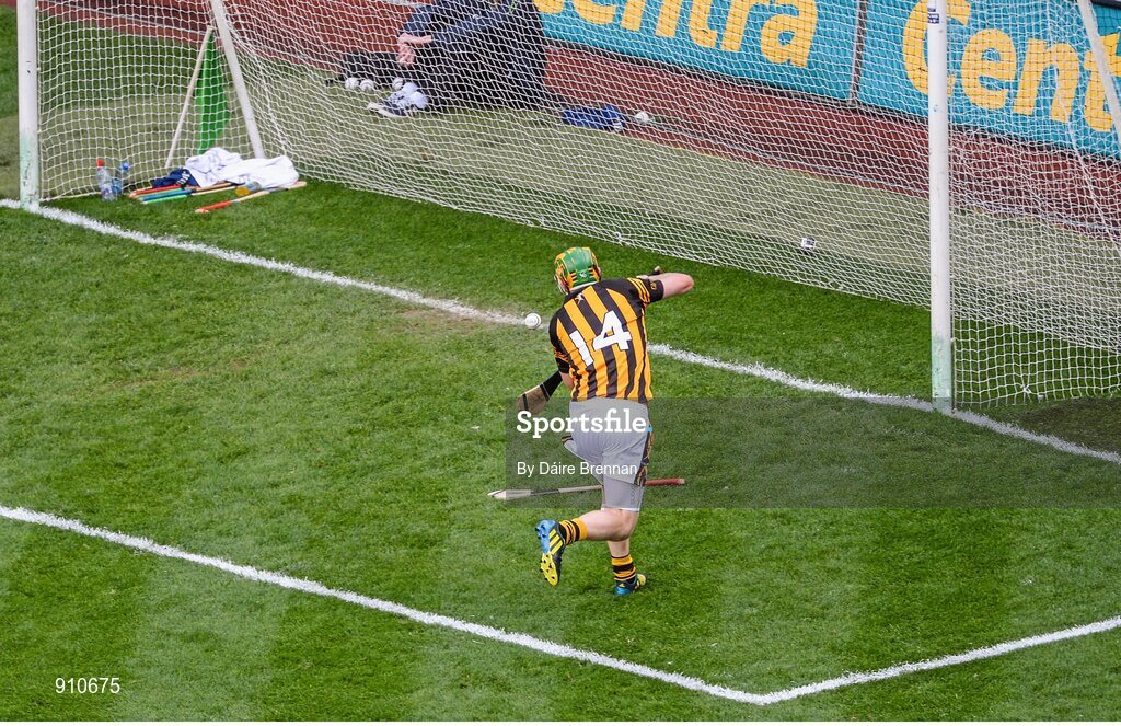 7 September 2014; Richie Power, Kilkenny, scores his side's first goal. GAA Hurling All Ireland Senior Championship Final, Kilkenny v Tipperary. Croke Park, Dublin. Picture credit: Dáire Brennan / SPORTSFILE