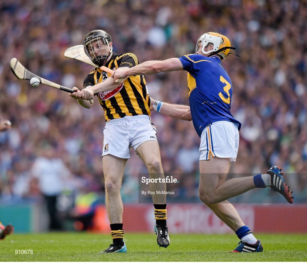 7 September 2014; Aidan Fogarty, Kilkenny, in action against Padraic Maher, Tipperary. GAA Hurling All Ireland Senior Championship Final, Kilkenny v Tipperary. Croke Park, Dublin. Picture credit: Ray McManus / SPORTSFILE