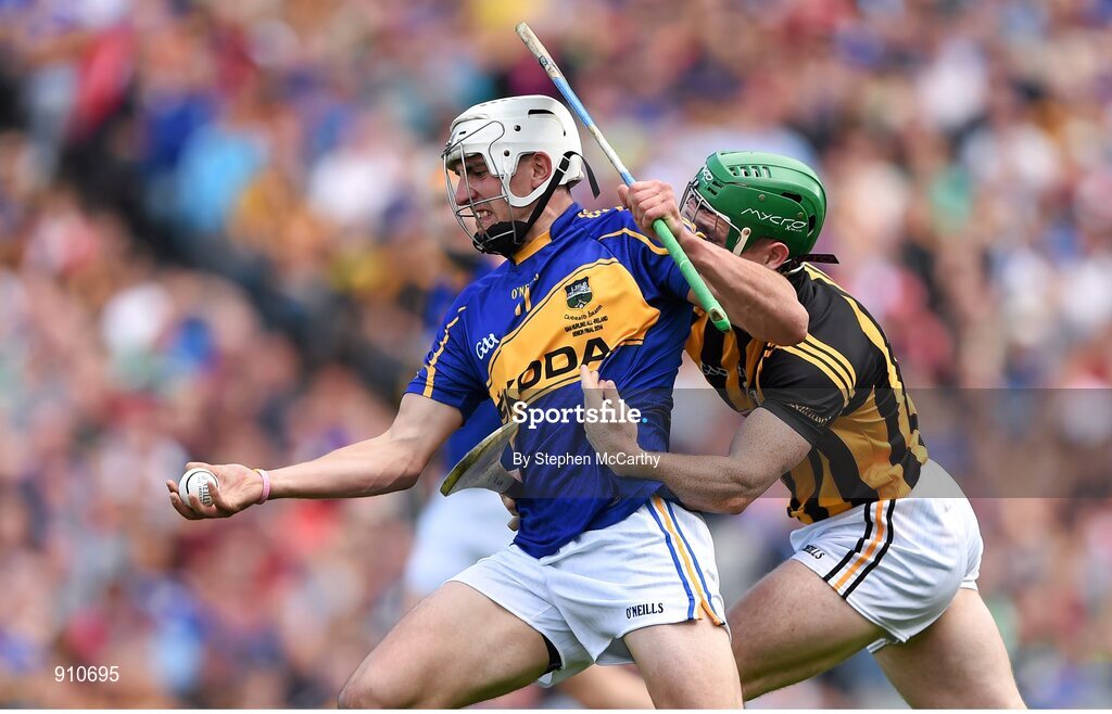 7 September 2014; Patrick Maher, Tipperary, is taken down by Paul Murphy, Kilkenny, resulting in referee Barry Kelly awarding a penalty. GAA Hurling All Ireland Senior Championship Final, Kilkenny v Tipperary. Croke Park, Dublin. Picture credit: Stephen McCarthy / SPORTSFILE