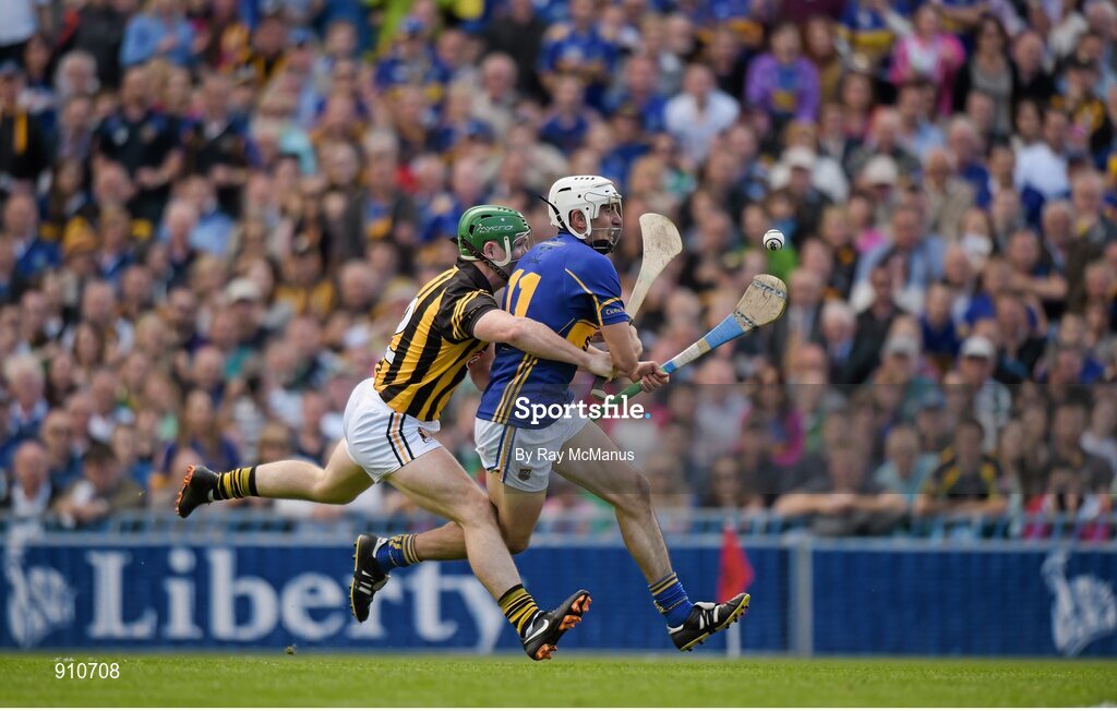 7 September 2014; Patrick Maher, Tipperary, is taken down by Paul Murphy, Kilkenny, resulting in referee Barry Kelly awarding a penalty. GAA Hurling All Ireland Senior Championship Final, Kilkenny v Tipperary. Croke Park, Dublin. Picture credit: Ray McManus / SPORTSFILE