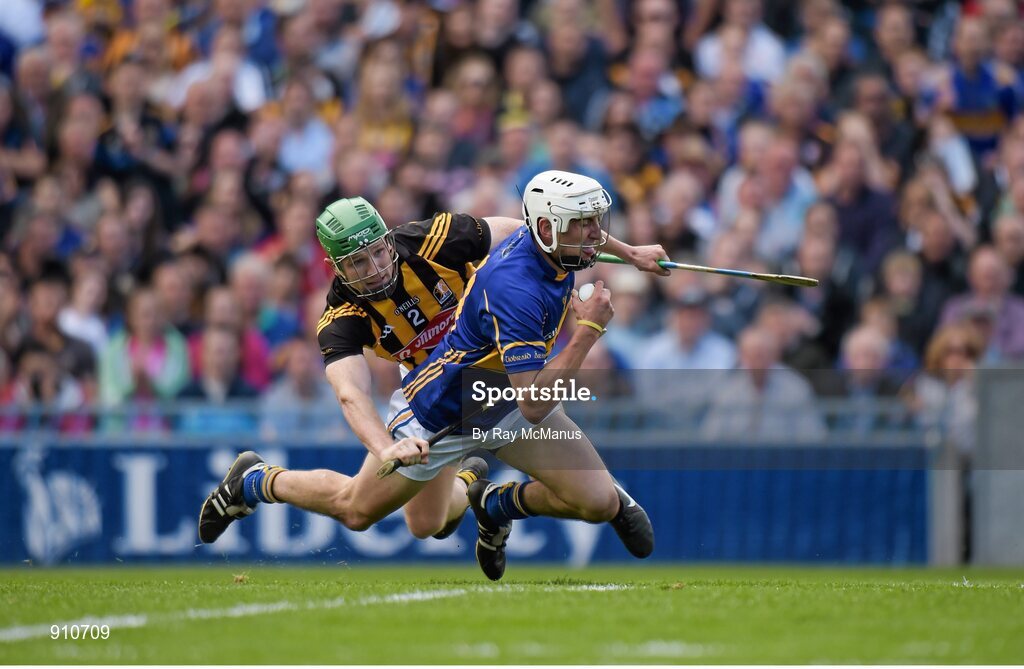 7 September 2014; Patrick Maher, Tipperary, is taken down by Paul Murphy, Kilkenny, resulting in referee Barry Kelly awarding a penalty. GAA Hurling All Ireland Senior Championship Final, Kilkenny v Tipperary. Croke Park, Dublin. Picture credit: Ray McManus / SPORTSFILE