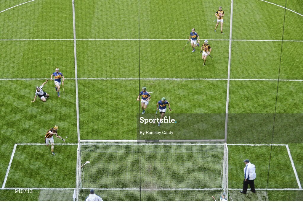 7 September 2014; Richie Power, Kilkenny, runs in to score his team's first goal. GAA Hurling All Ireland Senior Championship Final, Kilkenny v Tipperary. Croke Park, Dublin. Picture credit: Ramsey Cardy / SPORTSFILE