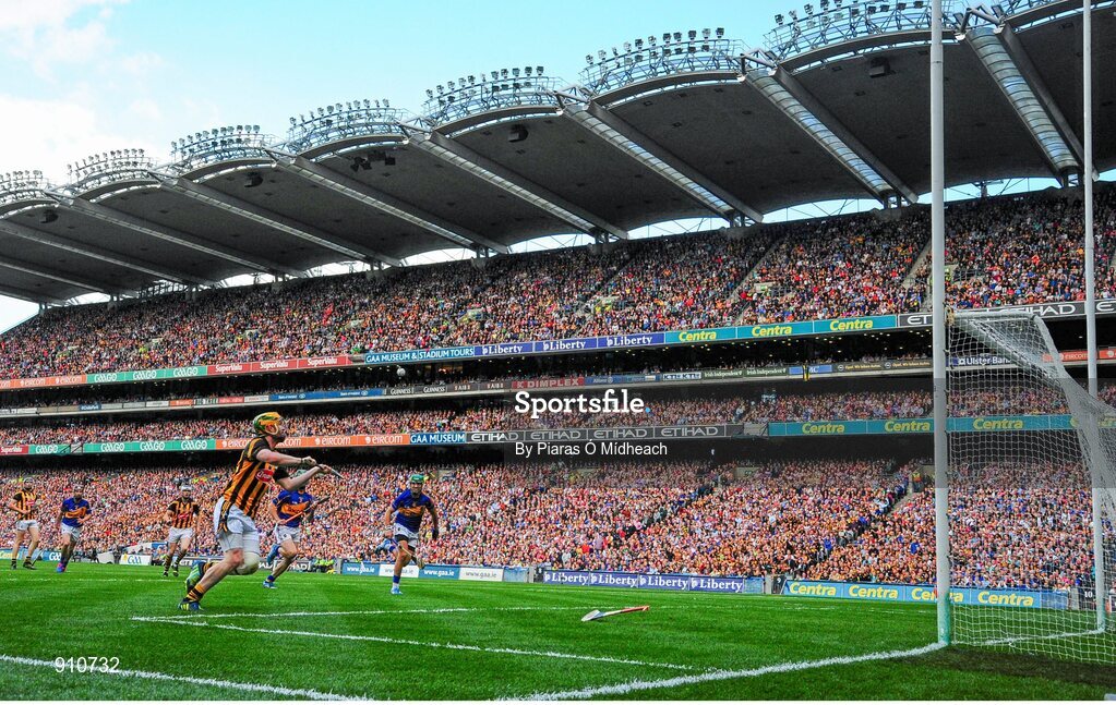 7 September 2014; Richie Power, Kilkenny, scores his side's first goal. GAA Hurling All Ireland Senior Championship Final, Kilkenny v Tipperary. Croke Park, Dublin. Picture credit: Piaras Ó Mídheach / SPORTSFILE