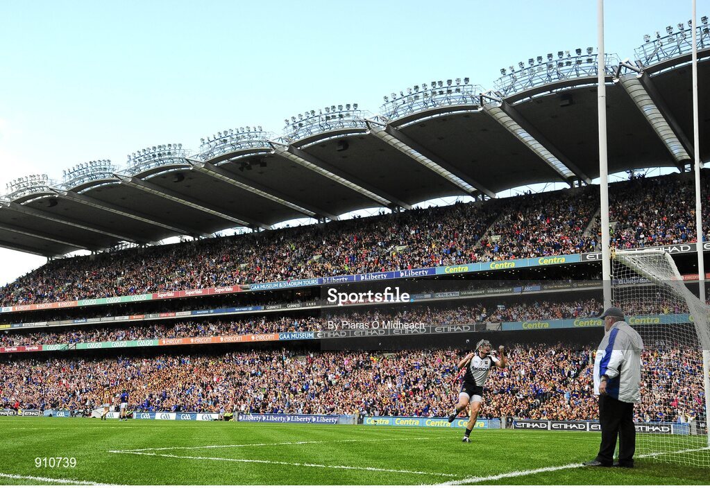 7 September 2014; Tipperary goalkeeper Darren Gleeson celebrates a goal by team-mate Patrick Maher, Tipperary. GAA Hurling All Ireland Senior Championship Final, Kilkenny v Tipperary. Croke Park, Dublin. Picture credit: Piaras Ó Mídheach / SPORTSFILE