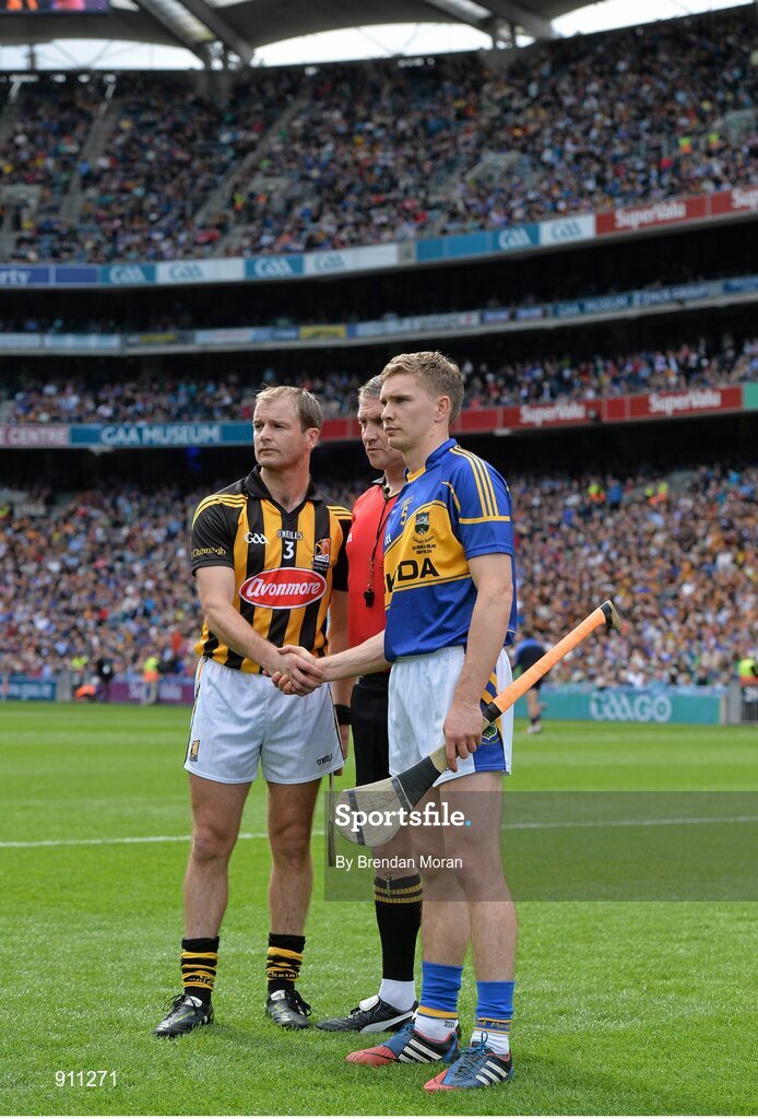 7 September 2014; Team captains JJ Delaney, left, Kilkenny, and Brendan Maher, Tipperary, shake hands in the company of referee Barry Kelly before the game. GAA Hurling All Ireland Senior Championship Final, Kilkenny v Tipperary. Croke Park, Dublin. Picture credit: Brendan Moran / SPORTSFILE