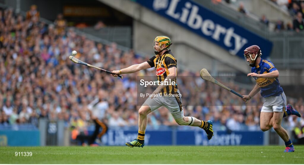 7 September 2014; Richie Power, Kilkenny, in action against Paddy Stapleton, Tipperary. GAA Hurling All Ireland Senior Championship Final, Kilkenny v Tipperary. Croke Park, Dublin. Picture credit: Piaras Ó Mídheach / SPORTSFILE