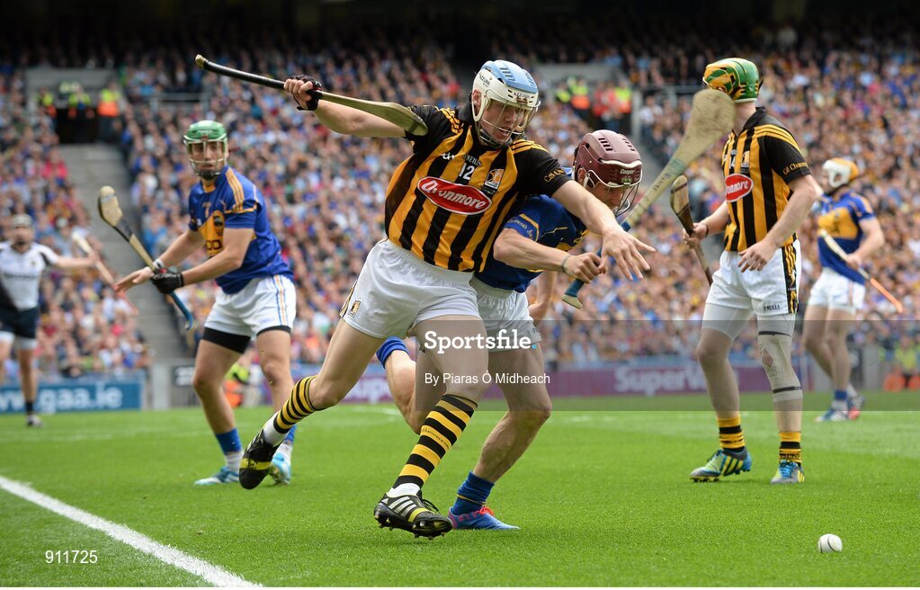 7 September 2014; TJ Reid, Kilkenny, in action against Paddy Stapleton, Tipperary. GAA Hurling All Ireland Senior Championship Final, Kilkenny v Tipperary. Croke Park, Dublin. Picture credit: Piaras Ó Mídheach / SPORTSFILE