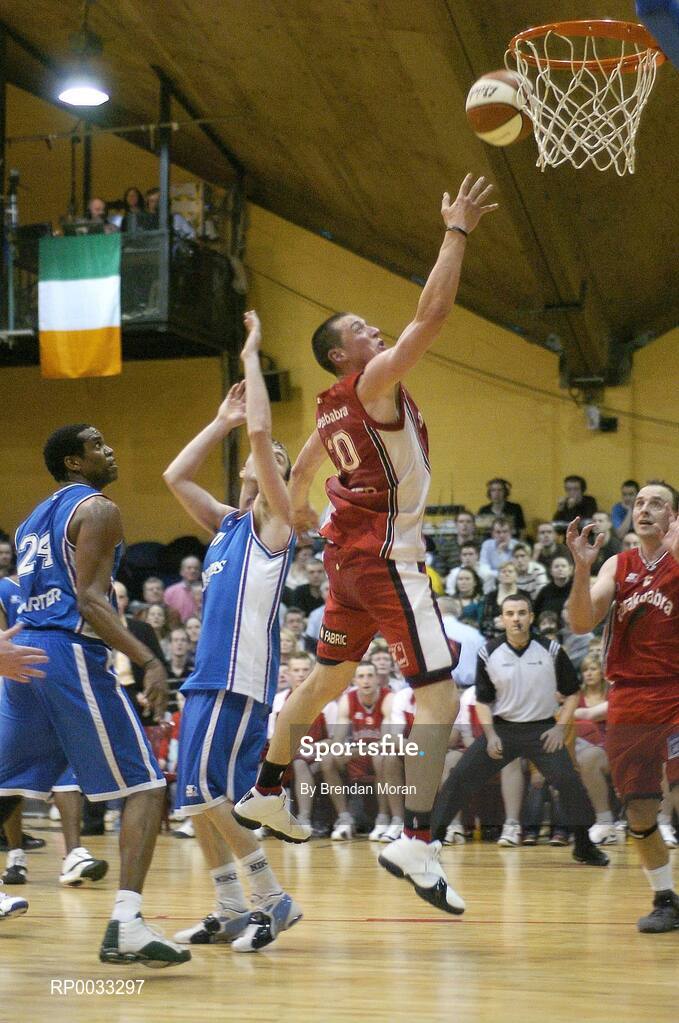 28 January 2007; Kieran Donaghy, Abrakebabra Tigers, goes for a basket against Tim O'Halloran and Benito Flores, UCC Demons. Men's Superleague National Cup Final, Abrakebabra Tigers, Tralee, Co. Kerry v UCC Demons, Cork, National Basketball Arena, Tallaght, Dublin. Picture credit: Brendan Moran / SPORTSFILE