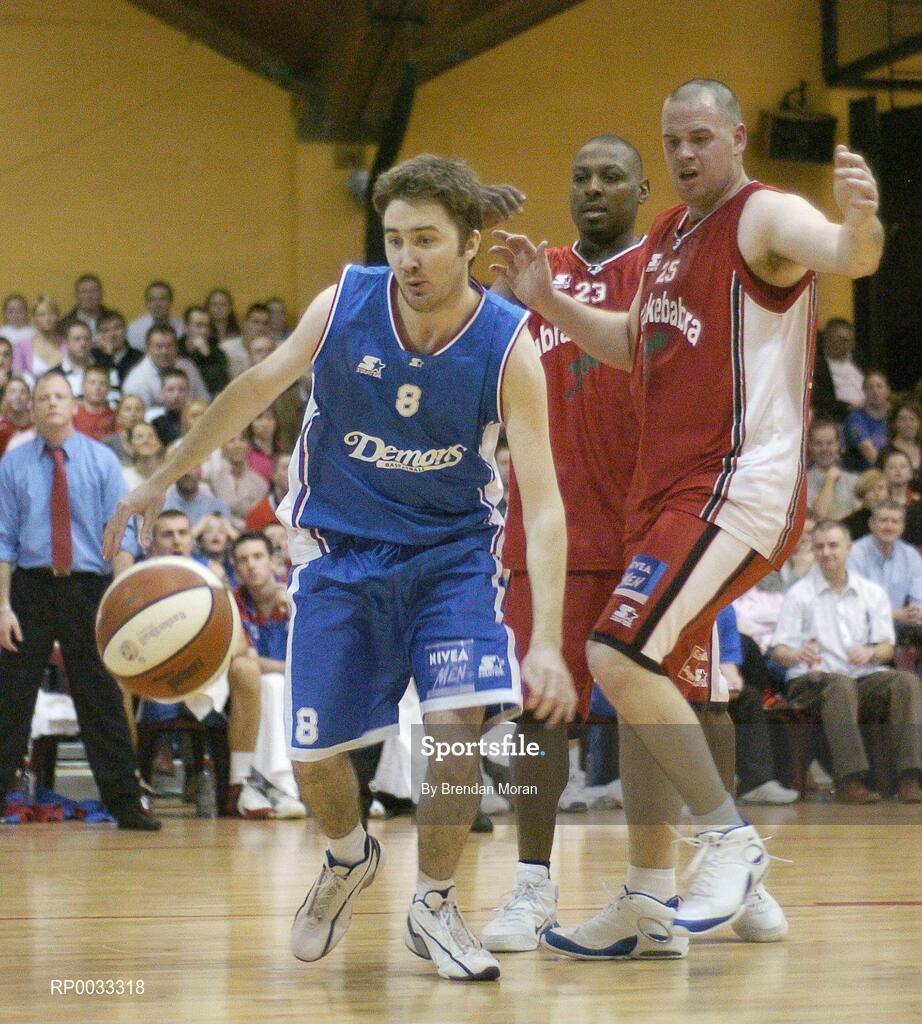 28 January 2007; Shane Coughlan, UCC Demons, in action against Michael Quirke and Roscoe Patterson, Abrakebabra Tigers. Men's Superleague National Cup Final, Abrakebabra Tigers, Tralee, Co. Kerry v UCC Demons, Cork, National Basketball Arena, Tallaght, Dublin. Picture credit: Brendan Moran / SPORTSFILE