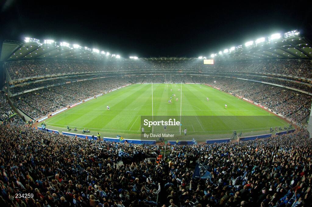 3 February 2007; Referee Pat McEnaney throws the ball in for the start of the game. Allianz NFL Division 1A, Dublin v Tyrone, Croke Park, Dublin. Picture credit: David Maher / SPORTSFILE