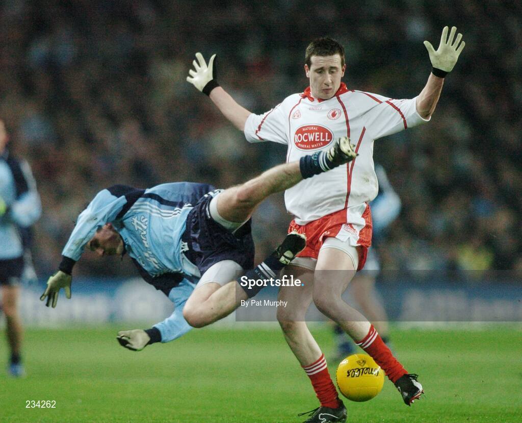 3 February 2007; Derek Murray, Dublin, in action against Colm Cavanagh, Tyrone. Allianz NFL Division 1A, Dublin v Tyrone, Croke Park, Dublin. Picture credit: Pat Murphy / SPORTSFILE