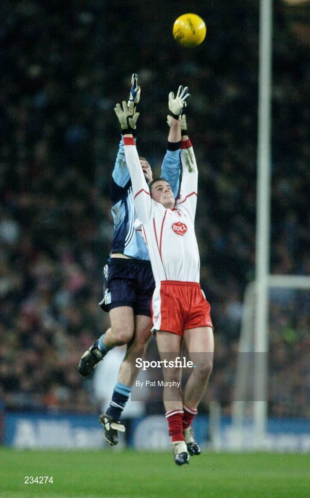 3 February 2007; Michael Murphy, Tyrone, in action against Darren Magee, Dublin. Allianz NFL Division 1A, Dublin v Tyrone, Croke Park, Dublin. Picture credit: Pat Murphy / SPORTSFILE